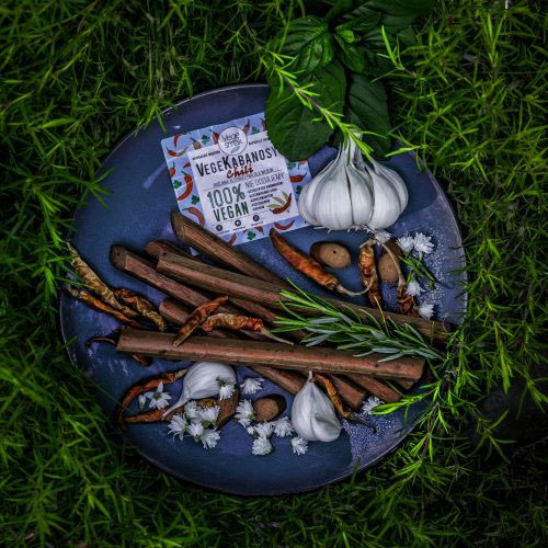 vegansk kødalternativ - vege smak kabanossy pølser med chili